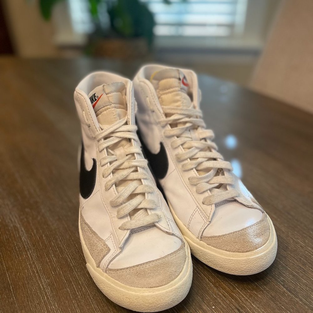 Nike Blazers Womens 9